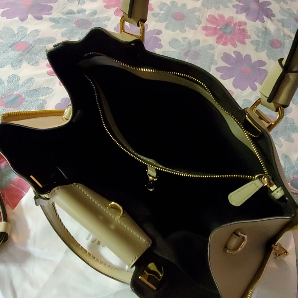 Michael Kors BLAKELY Medium Tote-OAT Color - Picture 5 of 11